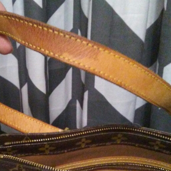 AUTHENTIC LV posh will authenticate - Picture 5 of 8